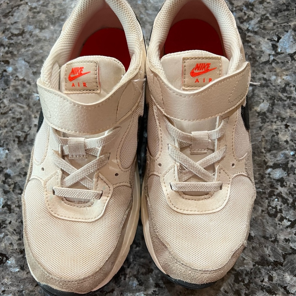 Little boys Nike Air Max